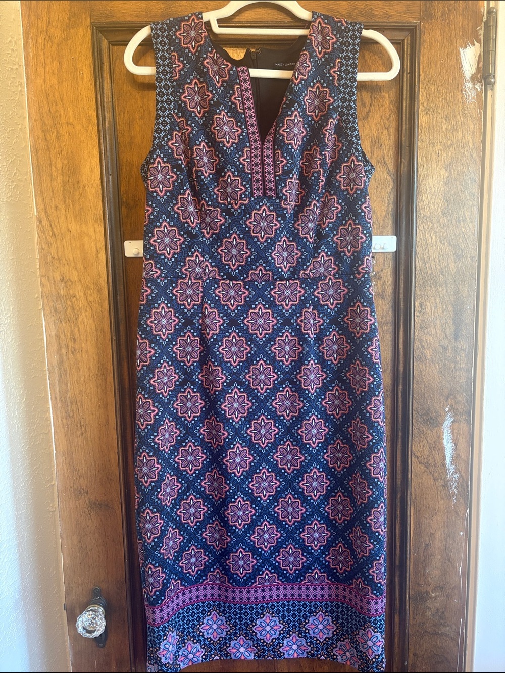 Maggy London Navy and Pink Sleeveless Patterned Sheath Dress